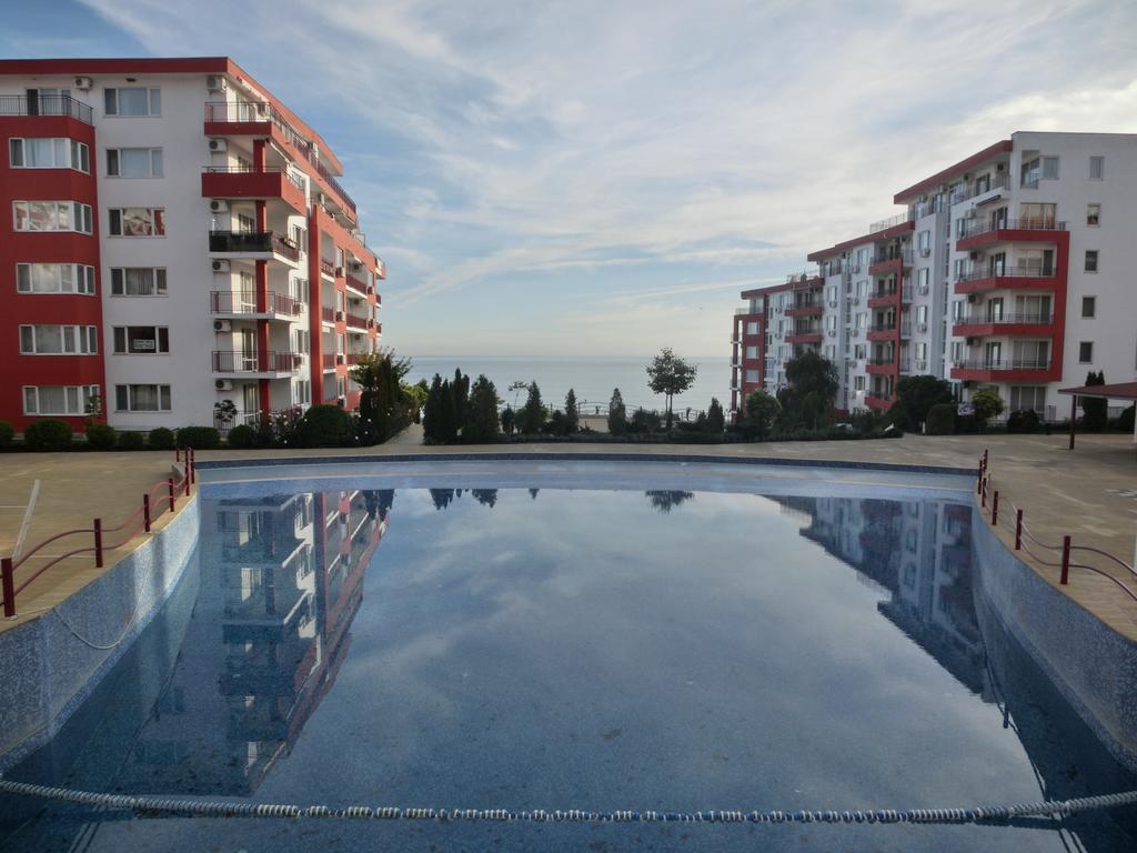 Apartment Panorama On Complex With Pools And Beach, 스베티 블라스 외부 사진