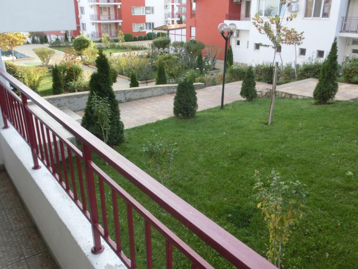 Apartment Panorama On Complex With Pools And Beach, 스베티 블라스 외부 사진
